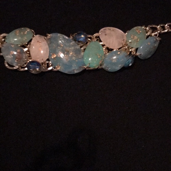 Statement piece beaded necklace. Note the change in chain in the back - Picture 3 of 4